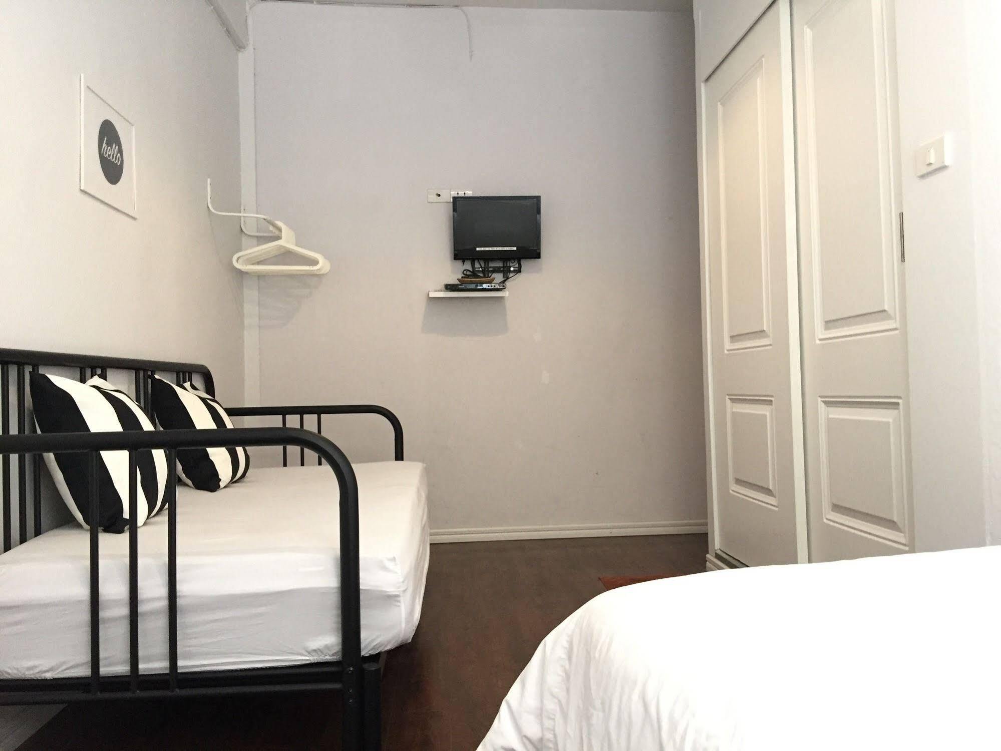 Hostel Cooper Bangkok Exterior foto