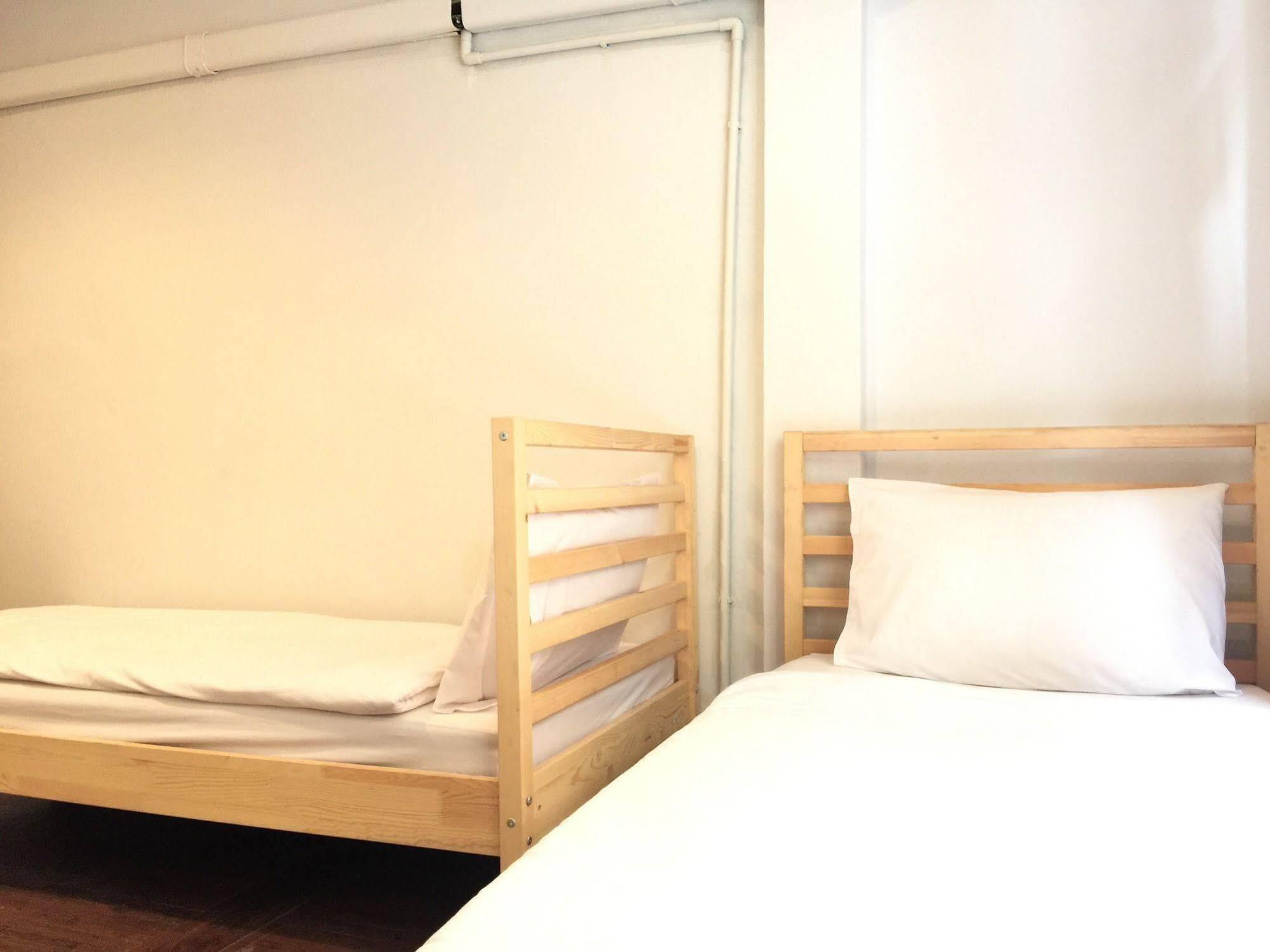 Hostel Cooper Bangkok Exterior foto